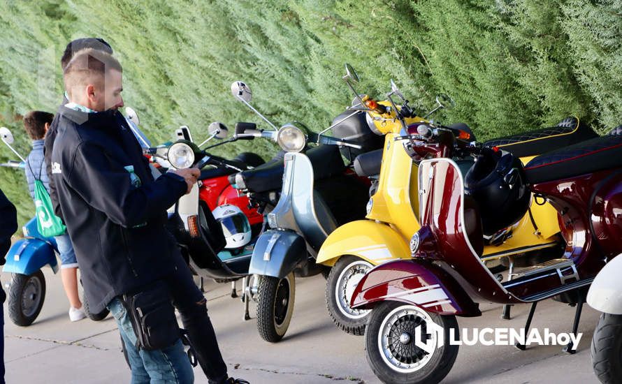 GALERÍA 1: Lucena vuelve a convertirse en el paraíso de los "vesperos" gracias a la XI Ruta Subbética en Vespa: Las fotos de la fiesta de bienvenida y la salida