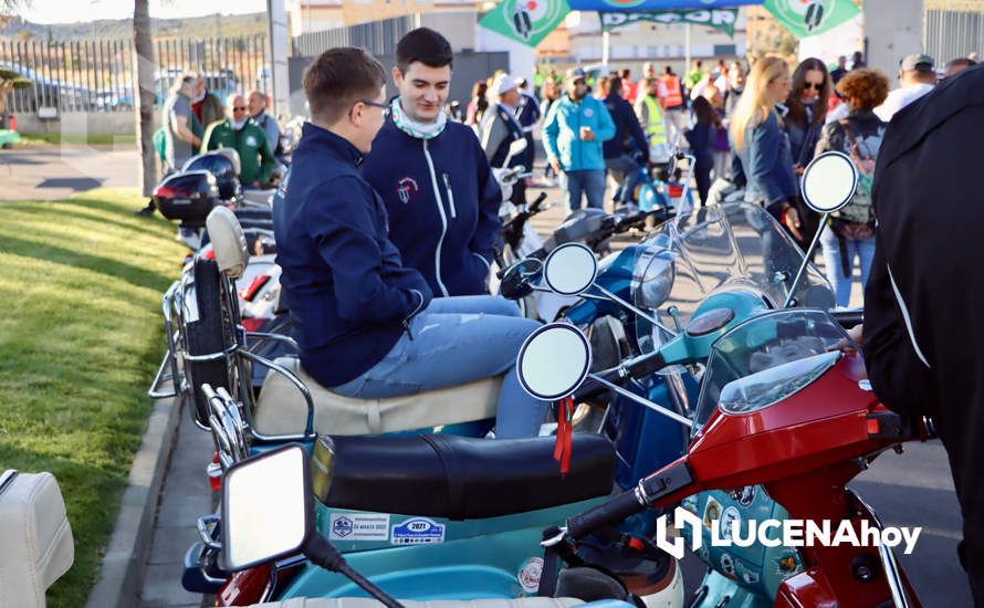 GALERÍA 1: Lucena vuelve a convertirse en el paraíso de los "vesperos" gracias a la XI Ruta Subbética en Vespa: Las fotos de la fiesta de bienvenida y la salida