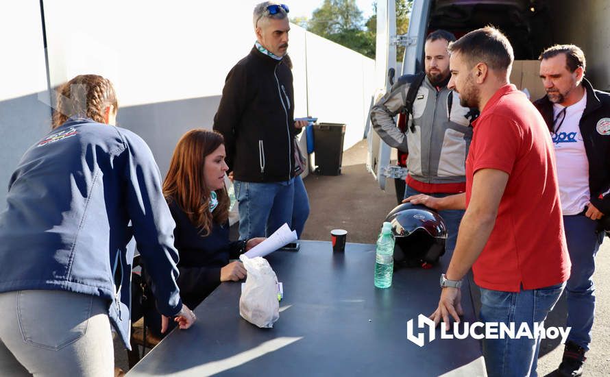 GALERÍA 1: Lucena vuelve a convertirse en el paraíso de los "vesperos" gracias a la XI Ruta Subbética en Vespa: Las fotos de la fiesta de bienvenida y la salida