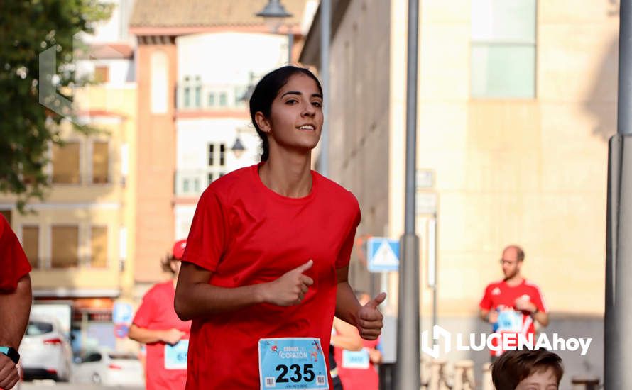 GALERÍA 2: "CORRER CON CORAZÓN": Las fotos del paso por el centro y línea de meta