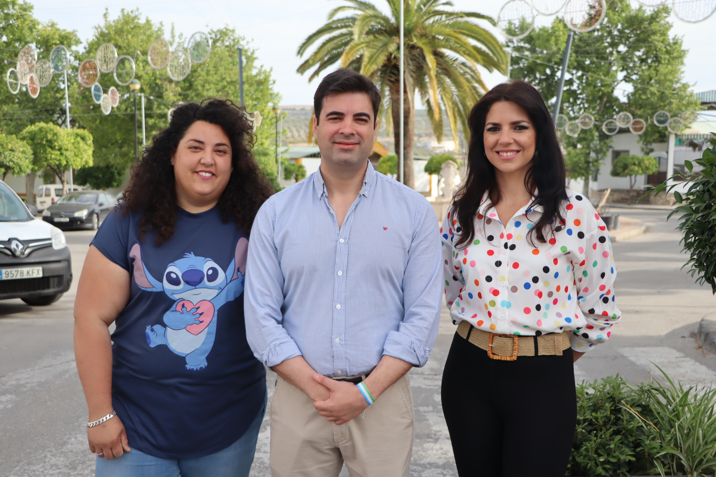 Jesús López junto a Purificación Joyera y ana Cristo, esta mañana en el recinto ferial