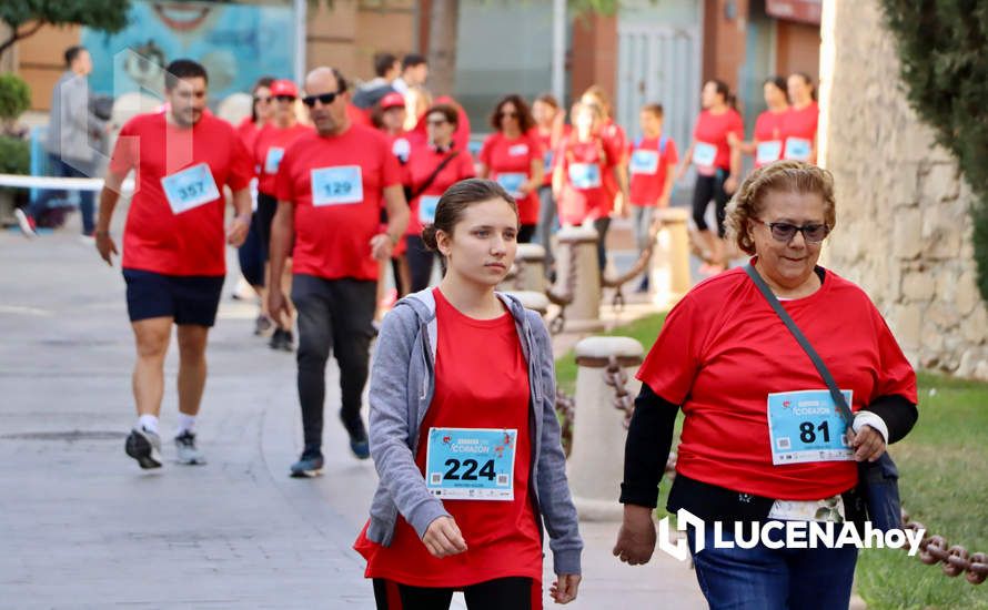 GALERÍA 2: "CORRER CON CORAZÓN": Las fotos del paso por el centro y línea de meta