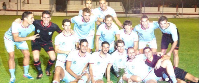  Coco conduce al Lucena a levantar el Trofeo Miguel Pérez Luque (1-2) 