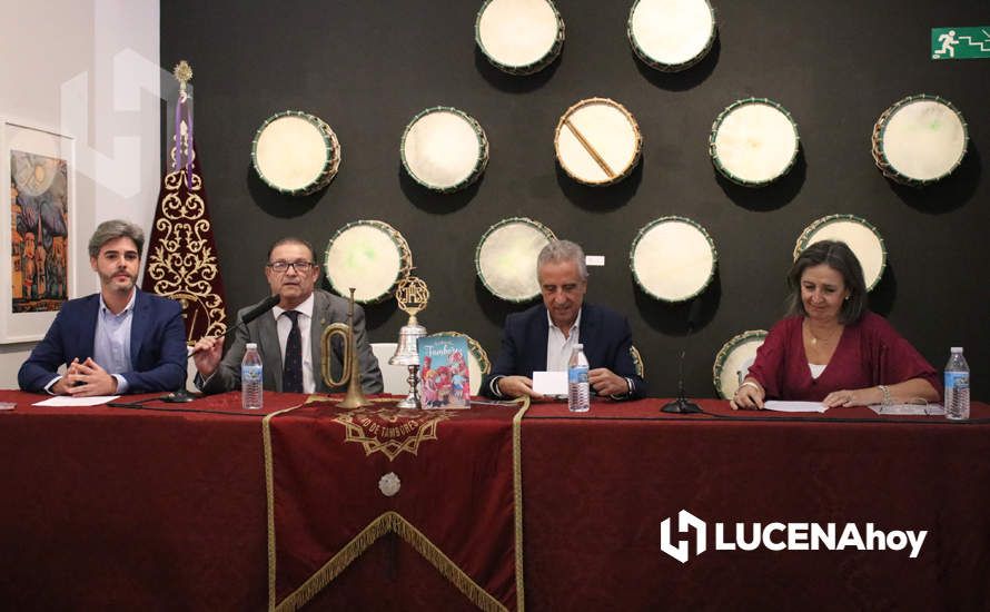 GALERÍA: Gran acogida en la presentación del libro ?La Familia Tambórez' de Jesús Alonso Arroyo y la exposición de sus ilustraciones GALERÍA: Gran acogida en la presentación del libro ?La Familia Tambórez' de Jesús Alonso Arroyo y la exposición de sus ilustraciones