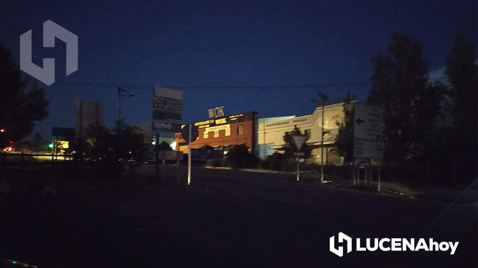  Foto remitida por un ciudadano donde se observa cómo las dos farolas están apagadas. 