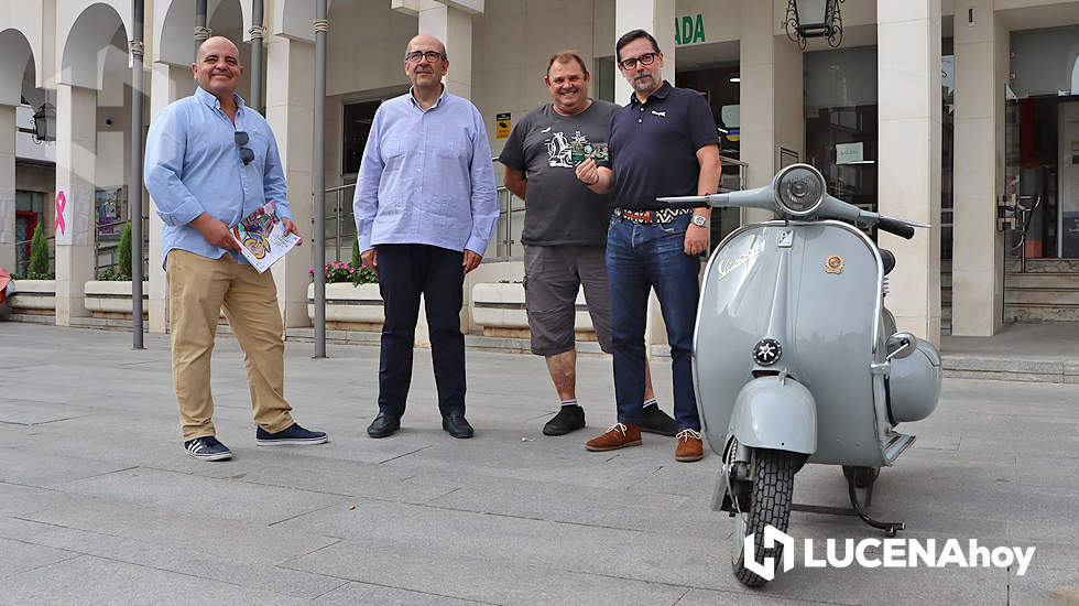  Acto de entrega de la Vespa de 1958 totalmente restaurada que sorteaba este año el Vespa Club Lucena 