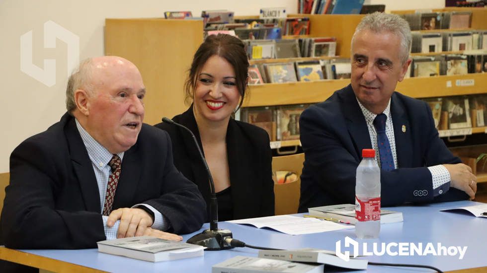  Antonio Cruz, Mónica Hurtado y Juan Pérez en un momento de la presentación 