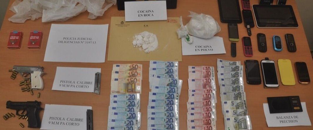  Siete detenidos en Lucena con casi un kilo de cocaína y dos pistolas 