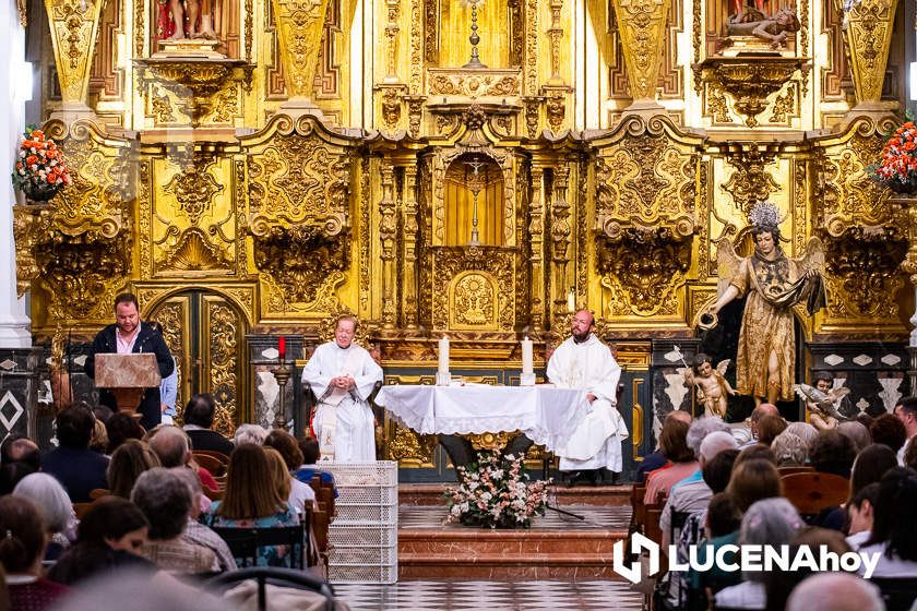 GALERÍA: La iglesia de San Juan Bautista acoge un año más la tradicional  misa y reparto