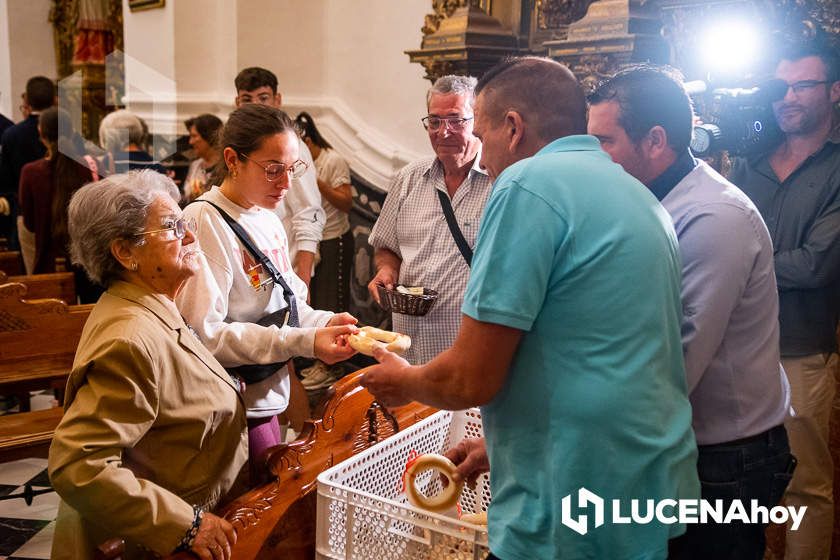 GALERÍA: La iglesia de San Juan Bautista acoge un año más la tradicional misa y reparto de las "rosquillas" de San Rafael GALERÍA: La iglesia de San Juan Bautista acoge un año más la tradicional misa y reparto de las "rosquillas" de San Rafael