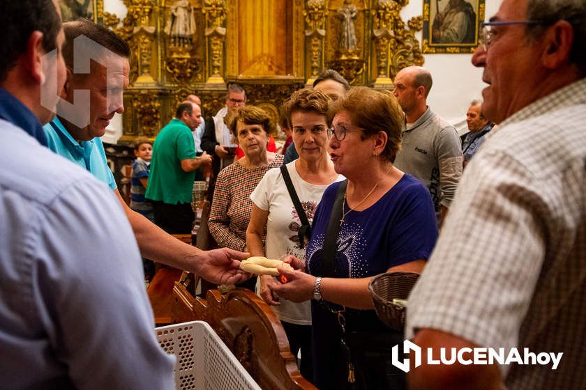 GALERÍA: La iglesia de San Juan Bautista acoge un año más la tradicional misa y reparto de las "rosquillas" de San Rafael GALERÍA: La iglesia de San Juan Bautista acoge un año más la tradicional misa y reparto de las "rosquillas" de San Rafael