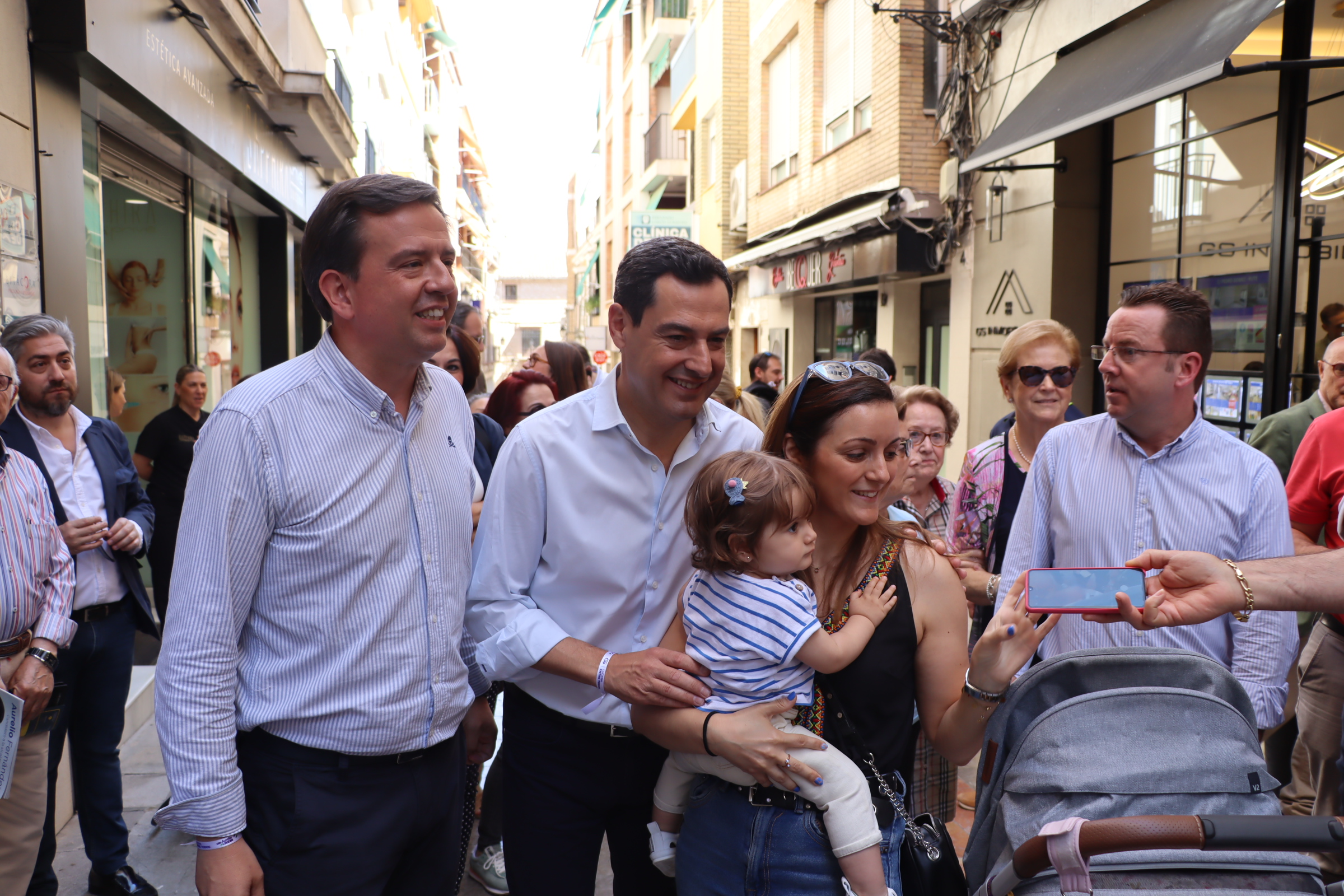 Elecciones Municipales: Paseo electoral de Juan Moreno y Aurelio Fernández Elecciones Municipales: Paseo electoral de Juan Moreno y Aurelio Fernández