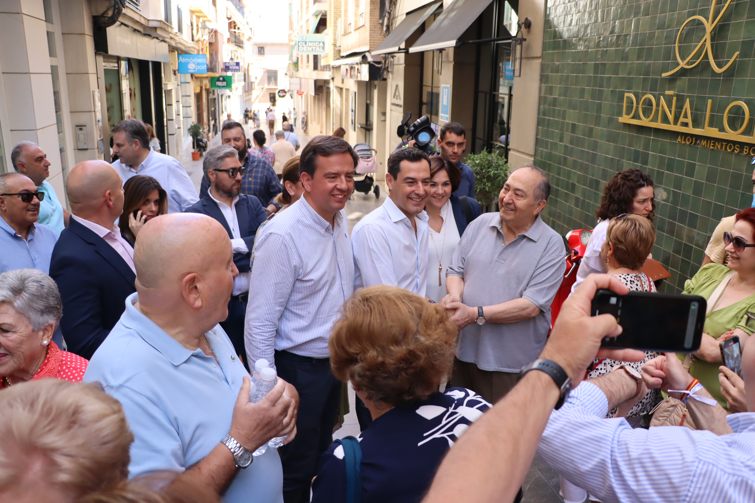 Elecciones Municipales: Paseo electoral de Juan Moreno y Aurelio Fernández Elecciones Municipales: Paseo electoral de Juan Moreno y Aurelio Fernández