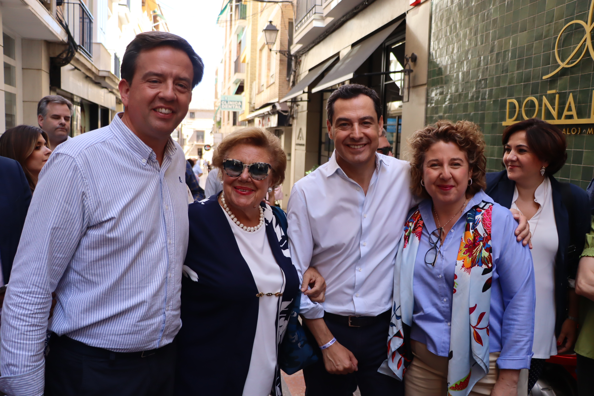 Elecciones Municipales: Paseo electoral de Juan Moreno y Aurelio Fernández Elecciones Municipales: Paseo electoral de Juan Moreno y Aurelio Fernández