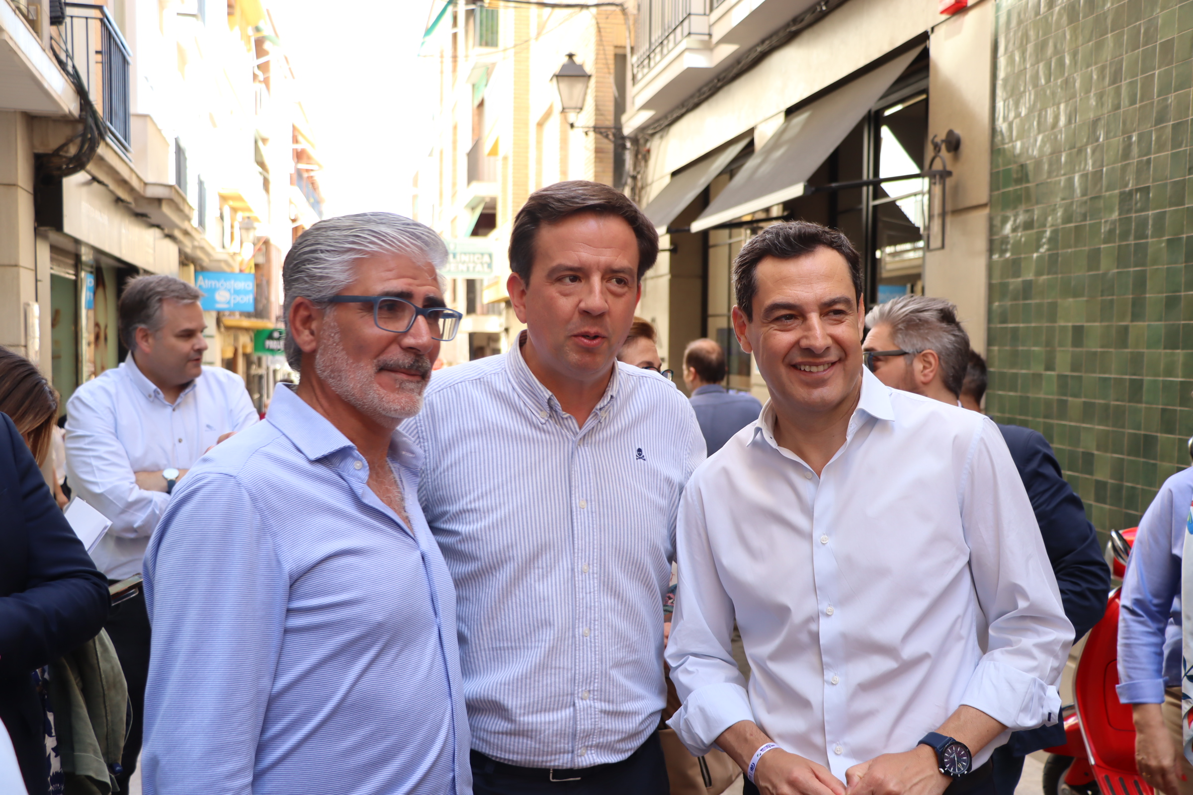 Elecciones Municipales: Paseo electoral de Juan Moreno y Aurelio Fernández Elecciones Municipales: Paseo electoral de Juan Moreno y Aurelio Fernández