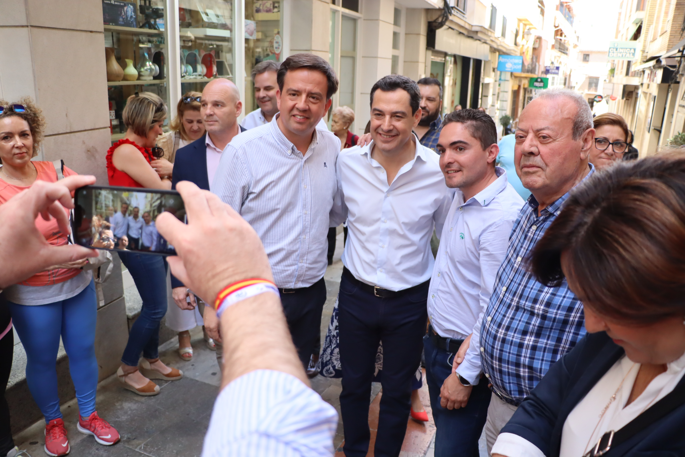 Elecciones Municipales: Paseo electoral de Juan Moreno y Aurelio Fernández Elecciones Municipales: Paseo electoral de Juan Moreno y Aurelio Fernández