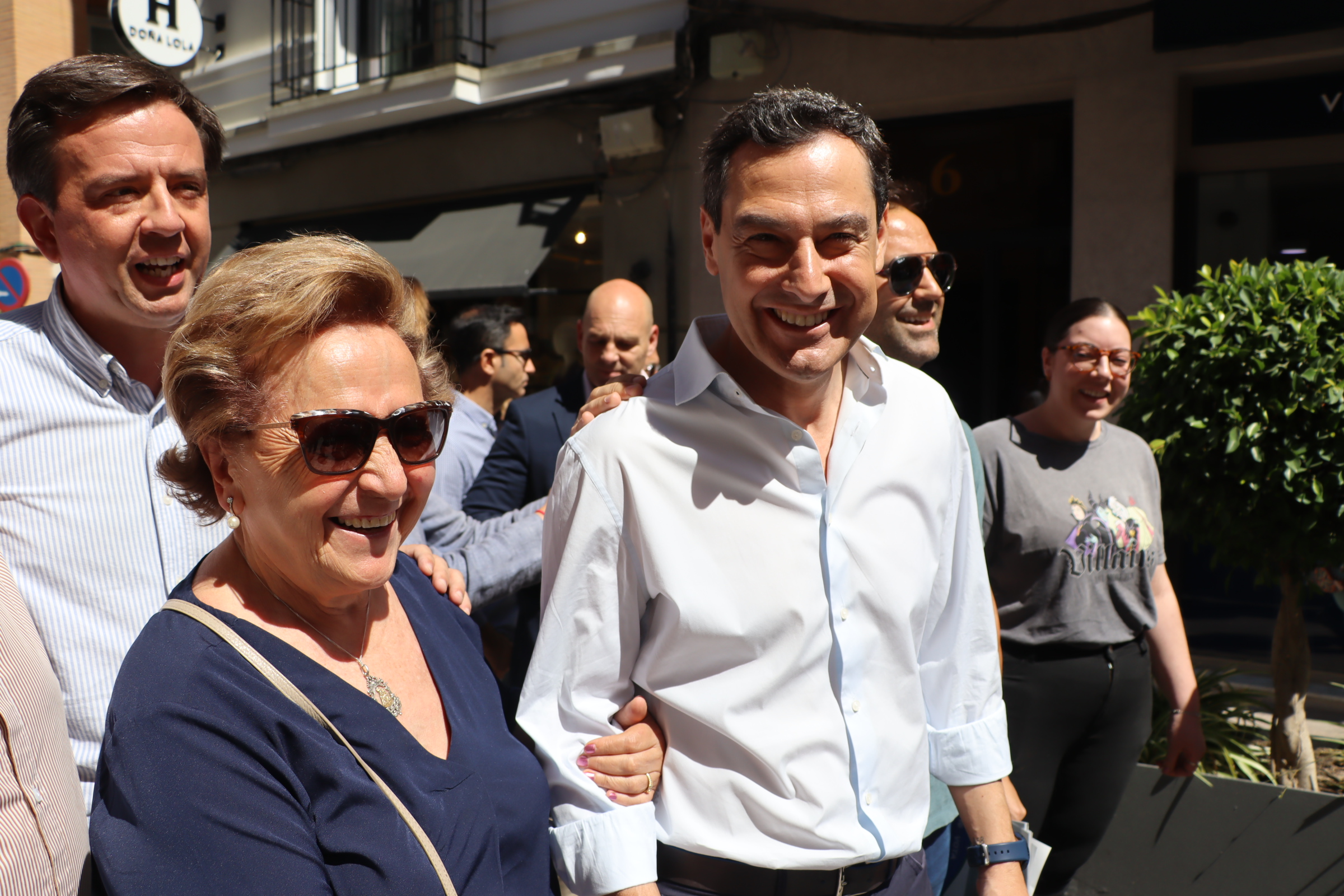 Elecciones Municipales: Paseo electoral de Juan Moreno y Aurelio Fernández Elecciones Municipales: Paseo electoral de Juan Moreno y Aurelio Fernández