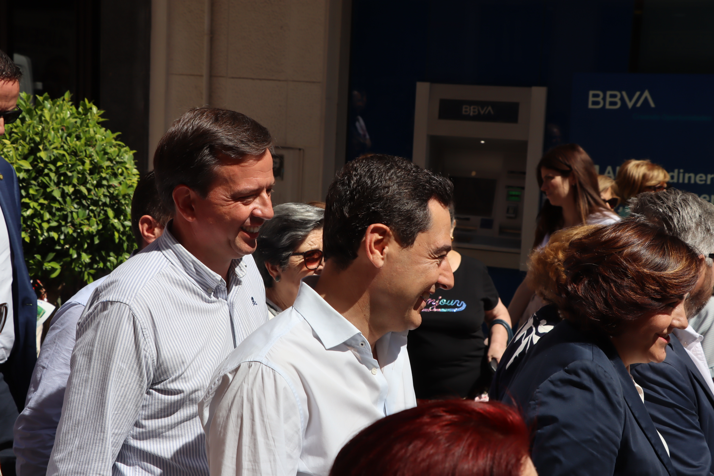 Elecciones Municipales: Paseo electoral de Juan Moreno y Aurelio Fernández