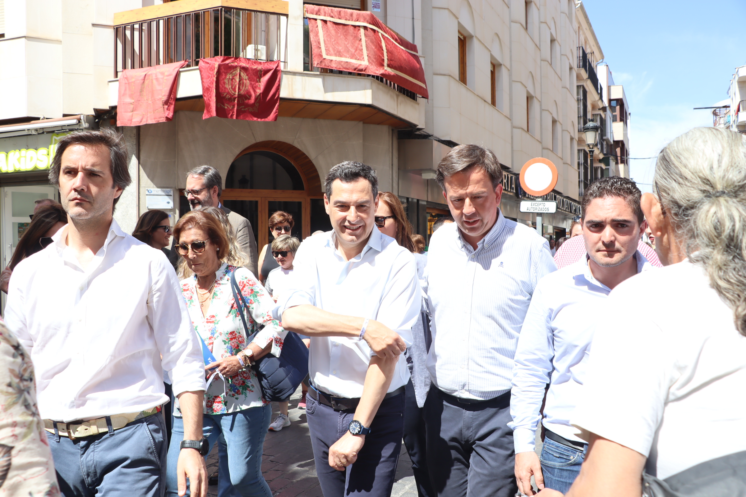 Elecciones Municipales: Paseo electoral de Juan Moreno y Aurelio Fernández Elecciones Municipales: Paseo electoral de Juan Moreno y Aurelio Fernández