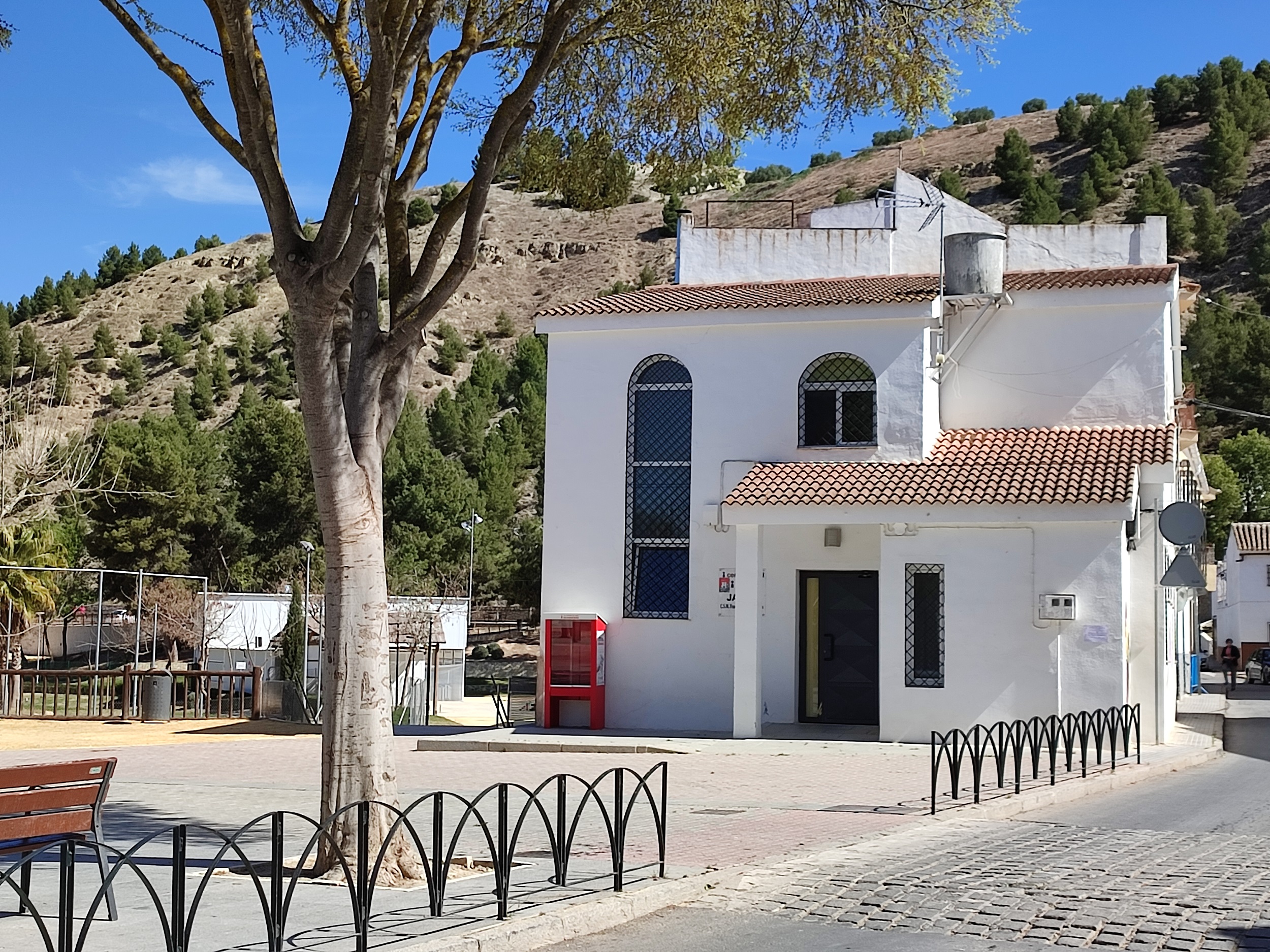 Actual edificio del centro de mayores y biblioteca de Jauja