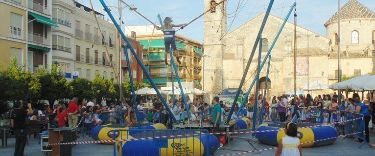  La Plaza Nueva concentra propuestas de movilidad y vida saludable (fotos) 