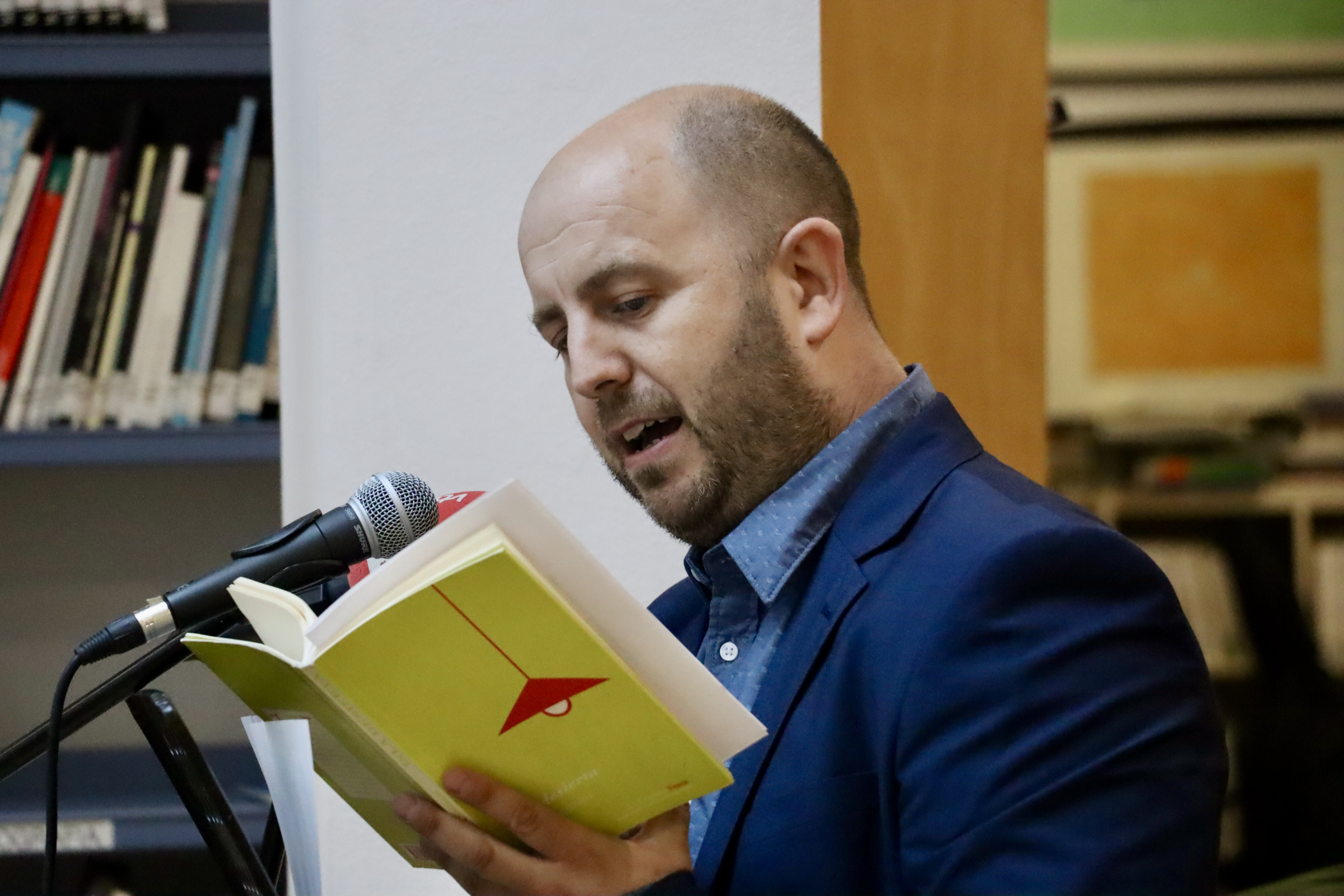 Presentación de "Cerezas", de Juan Vicente Piqueras Presentación de "Cerezas", de Juan Vicente Piqueras