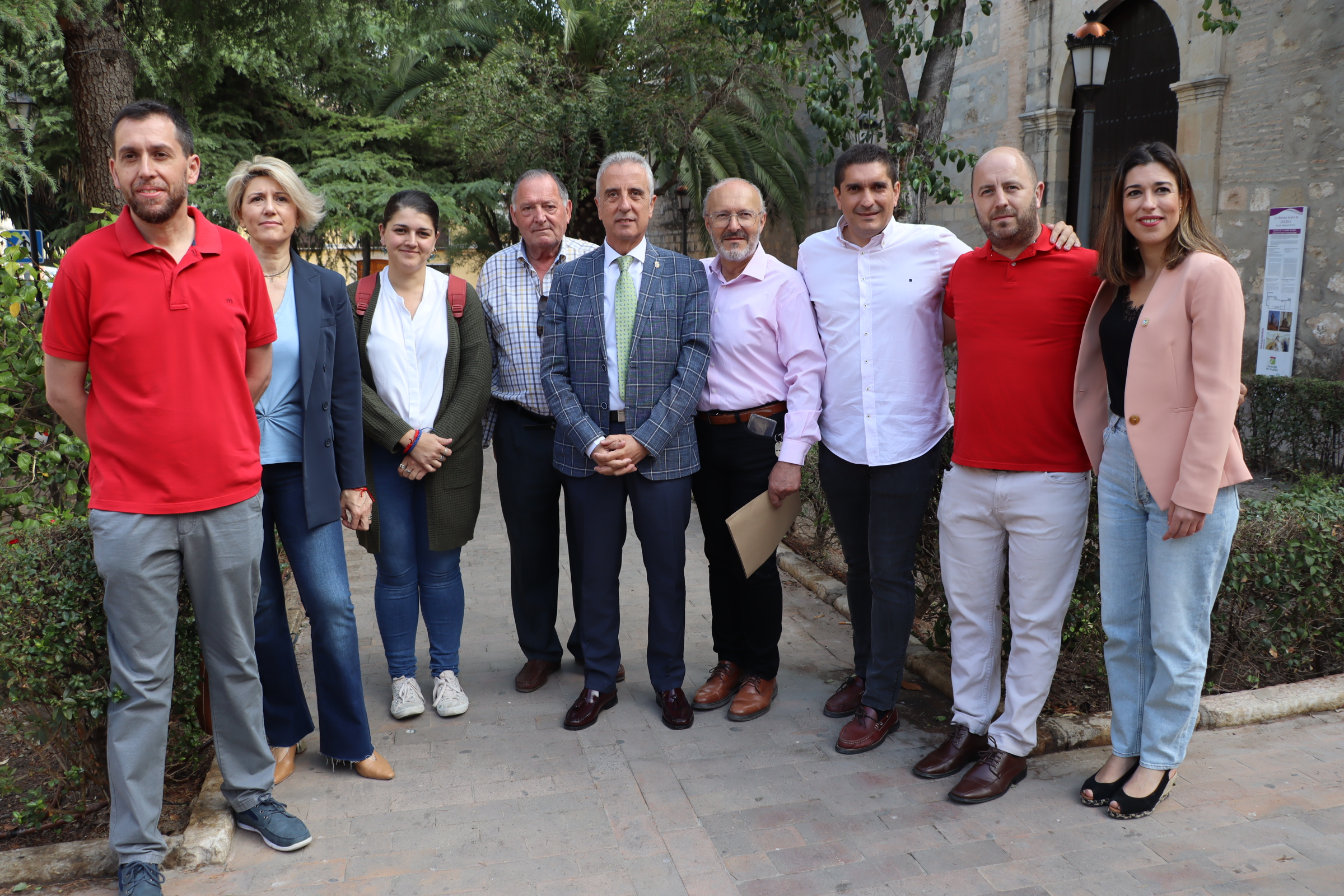 Juan Pérez junto a varios miembros de su candidatura en la rueda de prensa ofrecida hoy