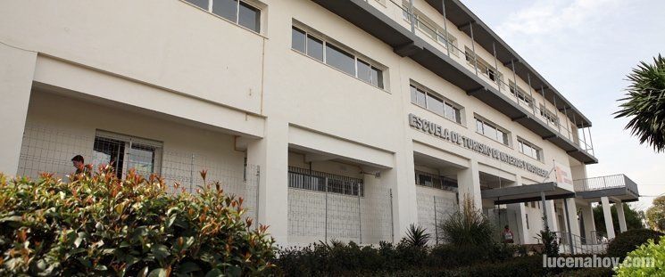  Edificio donde desde ahora se instala definitivamente la Escuela Oficial de Idiomas. 