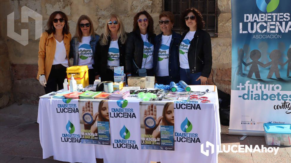  Mesa informativa de Diabetes Lucena en la Plaza Nueva 