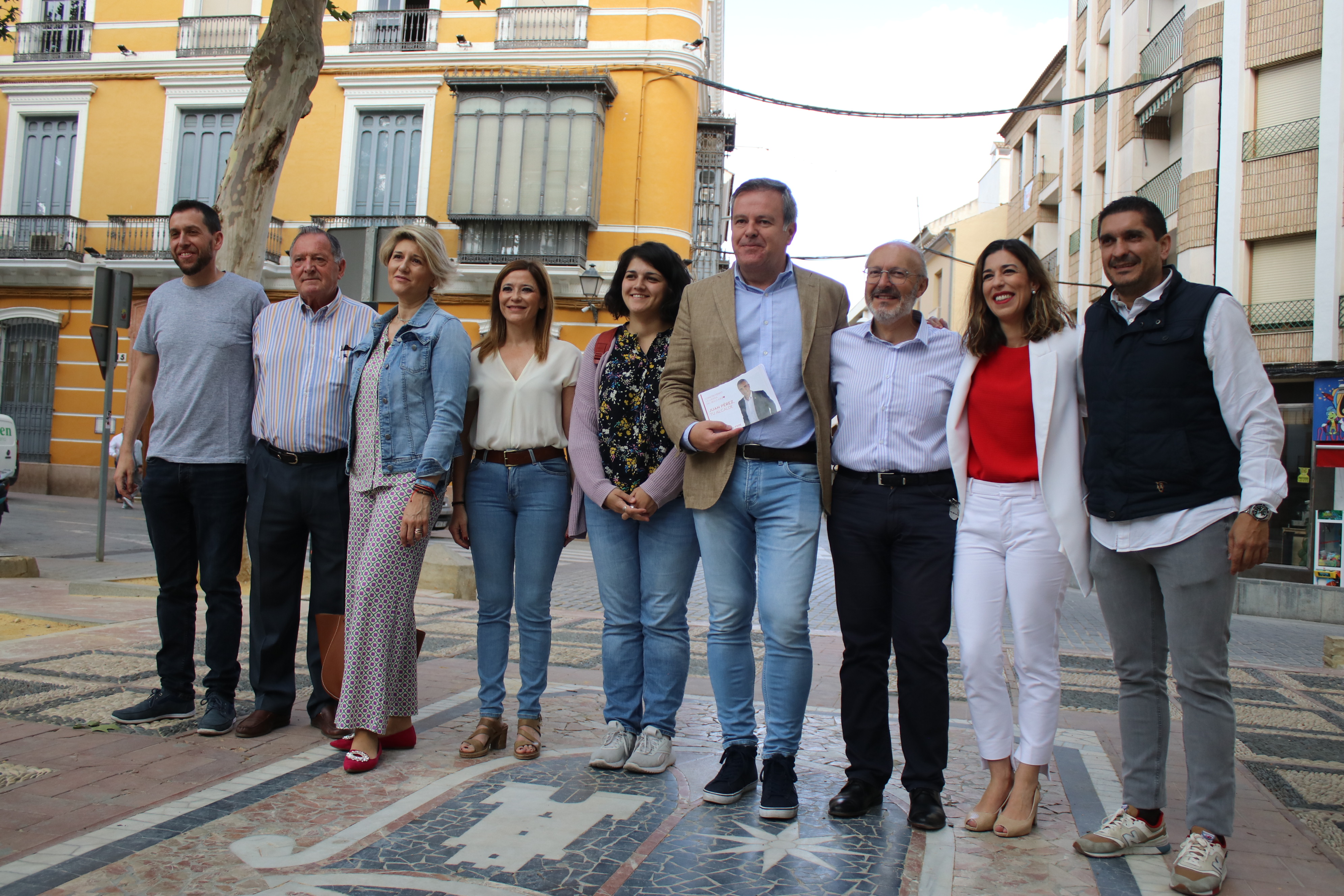 Componentes del grupo municipal del PSOE en su último acto de campaña