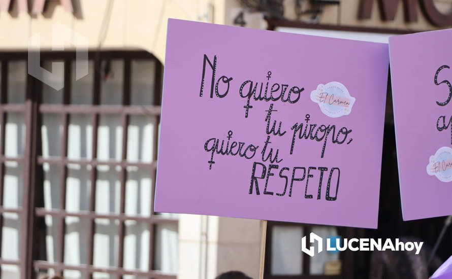 GALERÍA / 25N: Rosas blancas y mensajes escolares para decir un "no" rotundo a la violencia de género en Lucena