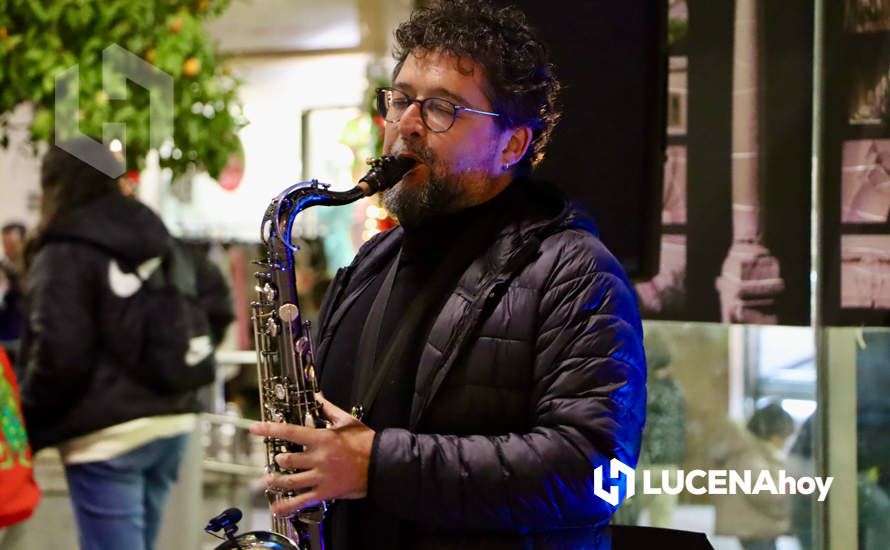 GALERÍA: La feria FEVEN abre sus puertas coincidiendo con un 'Black Friday' musical en las calles y plazas de Lucena