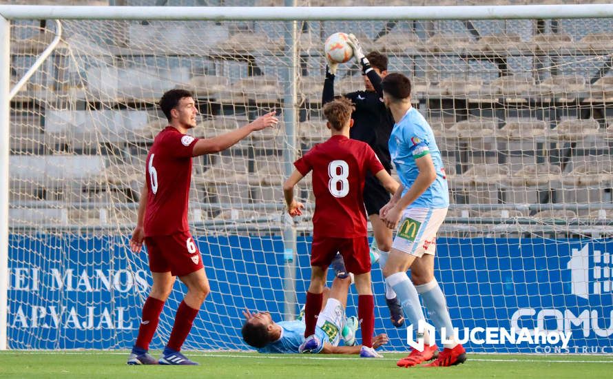 GALERÍA: El Ciudad de Lucena no puede con el Sevilla C y cede su primera derrota en el estadio municipal (1-2)