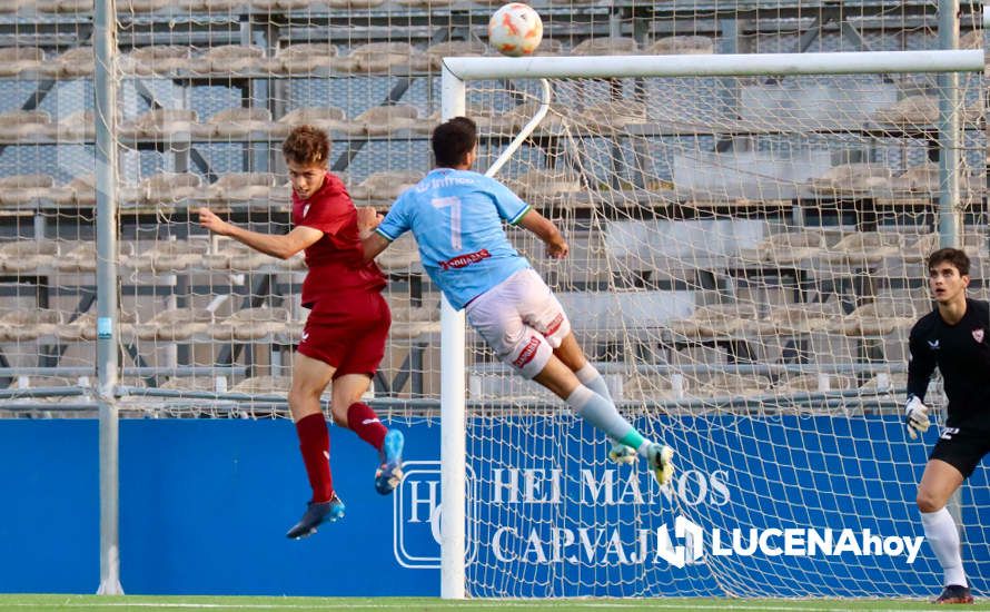 GALERÍA: El Ciudad de Lucena no puede con el Sevilla C y cede su primera derrota en el estadio municipal (1-2)