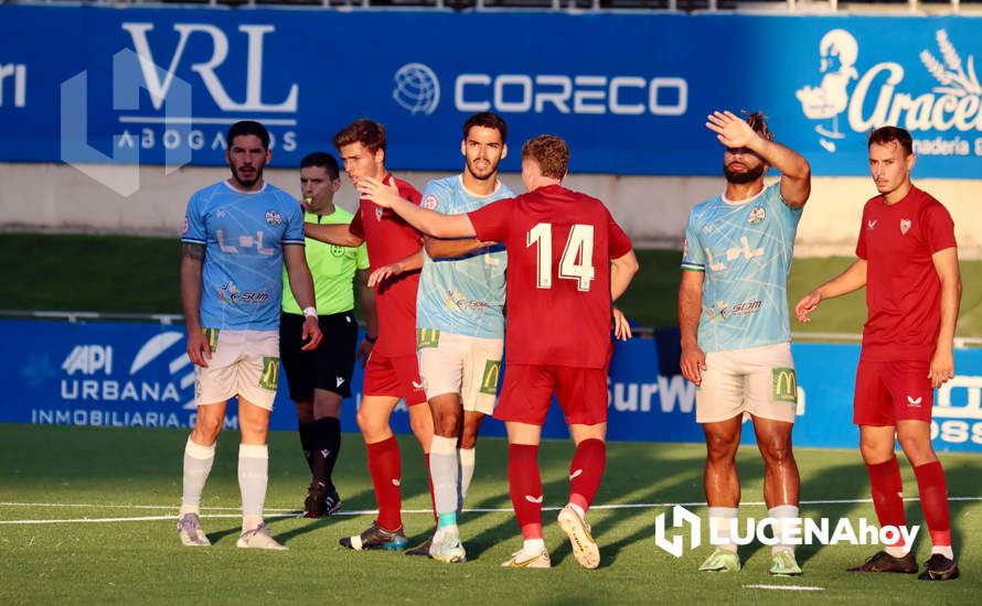 GALERÍA: El Ciudad de Lucena no puede con el Sevilla C y cede su primera derrota en el estadio municipal (1-2)