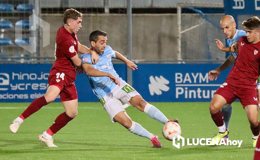 Una imagen del partido de la primera vuelta entre CD Ciudad de Lucena y Sevilla C. Archivo Una imagen del partido de la primera vuelta entre CD Ciudad de Lucena y Sevilla C. Archivo