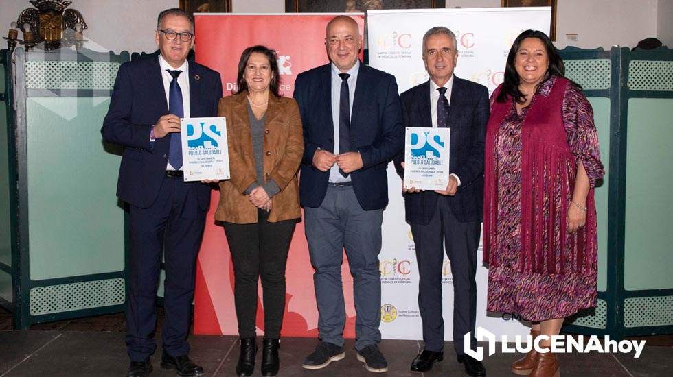  Juan Pérez ha recogidfo el premio otorgado por la Diputación y el Colegio Oficial de Médicos de Córdoba 