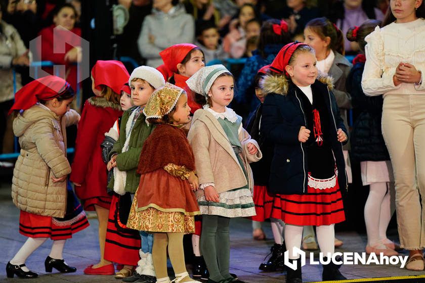 GALERÍA: Las luces de la Navidad son ya protagonistas en las calles y plazas de Lucena tras la inauguración por villancicos del Poblado de Belén