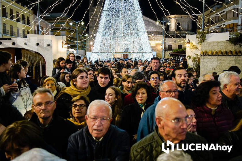 GALERÍA: Las luces de la Navidad son ya protagonistas en las calles y plazas de Lucena tras la inauguración por villancicos del Poblado de Belén