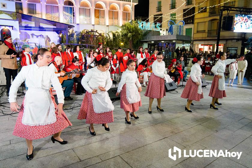 GALERÍA: Las luces de la Navidad son ya protagonistas en las calles y plazas de Lucena tras la inauguración por villancicos del Poblado de Belén