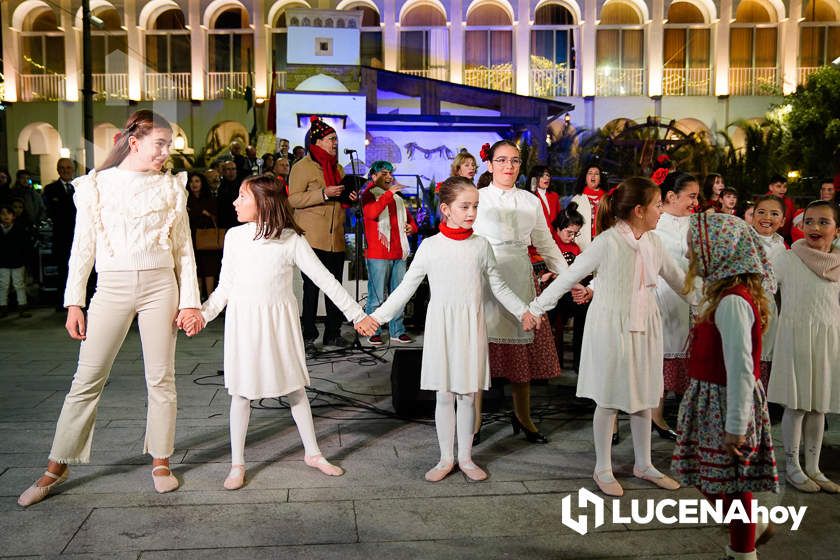 GALERÍA: Las luces de la Navidad son ya protagonistas en las calles y plazas de Lucena tras la inauguración por villancicos del Poblado de Belén