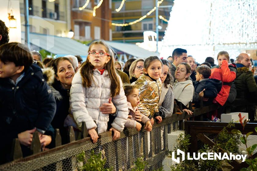 GALERÍA: Las luces de la Navidad son ya protagonistas en las calles y plazas de Lucena tras la inauguración por villancicos del Poblado de Belén