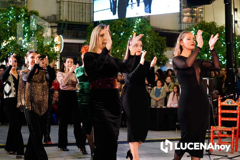 GALERÍA: Las luces de la Navidad son ya protagonistas en las calles y plazas de Lucena tras la inauguración por villancicos del Poblado de Belén