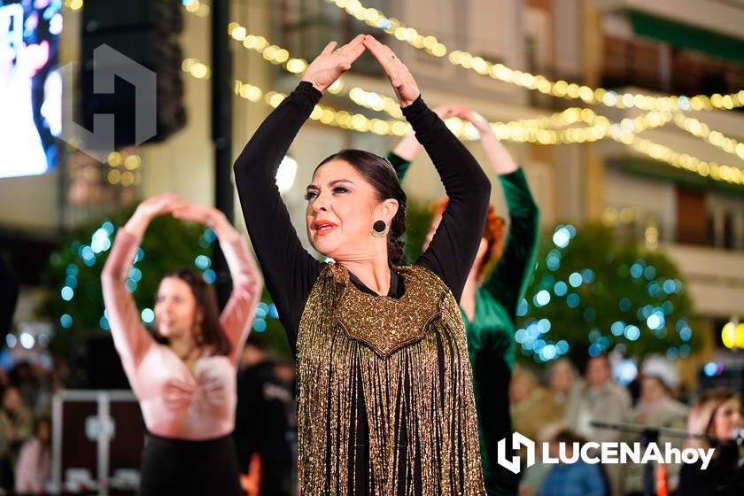 GALERÍA: Las luces de la Navidad son ya protagonistas en las calles y plazas de Lucena tras la inauguración por villancicos del Poblado de Belén