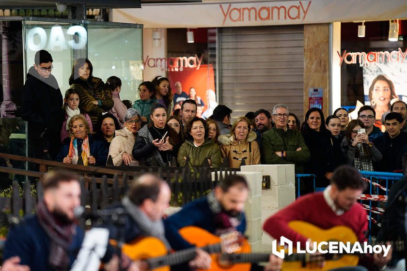 GALERÍA: Las luces de la Navidad son ya protagonistas en las calles y plazas de Lucena tras la inauguración por villancicos del Poblado de Belén