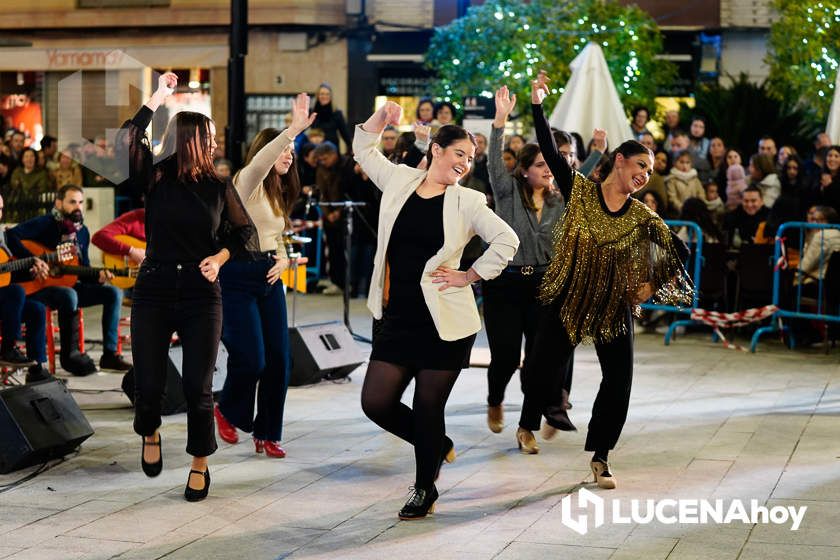 GALERÍA: Las luces de la Navidad son ya protagonistas en las calles y plazas de Lucena tras la inauguración por villancicos del Poblado de Belén