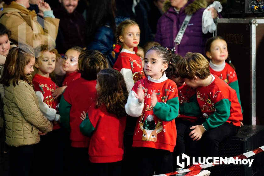 GALERÍA: Las luces de la Navidad son ya protagonistas en las calles y plazas de Lucena tras la inauguración por villancicos del Poblado de Belén