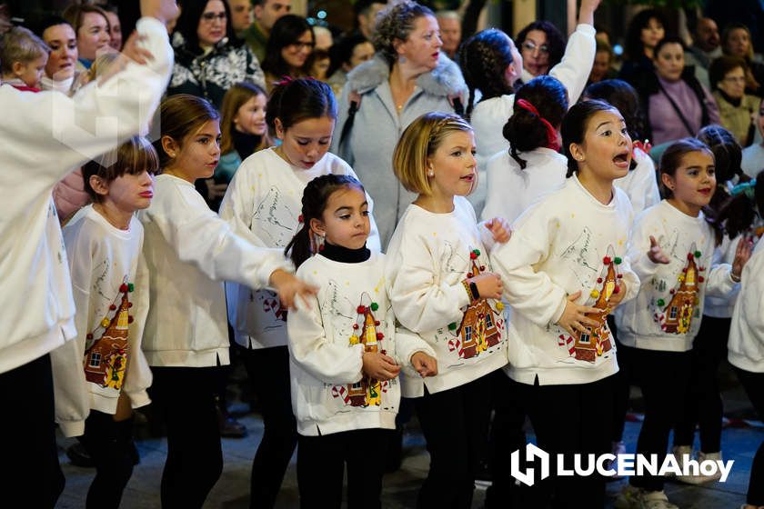 GALERÍA: Las luces de la Navidad son ya protagonistas en las calles y plazas de Lucena tras la inauguración por villancicos del Poblado de Belén