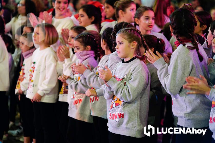 GALERÍA: Las luces de la Navidad son ya protagonistas en las calles y plazas de Lucena tras la inauguración por villancicos del Poblado de Belén