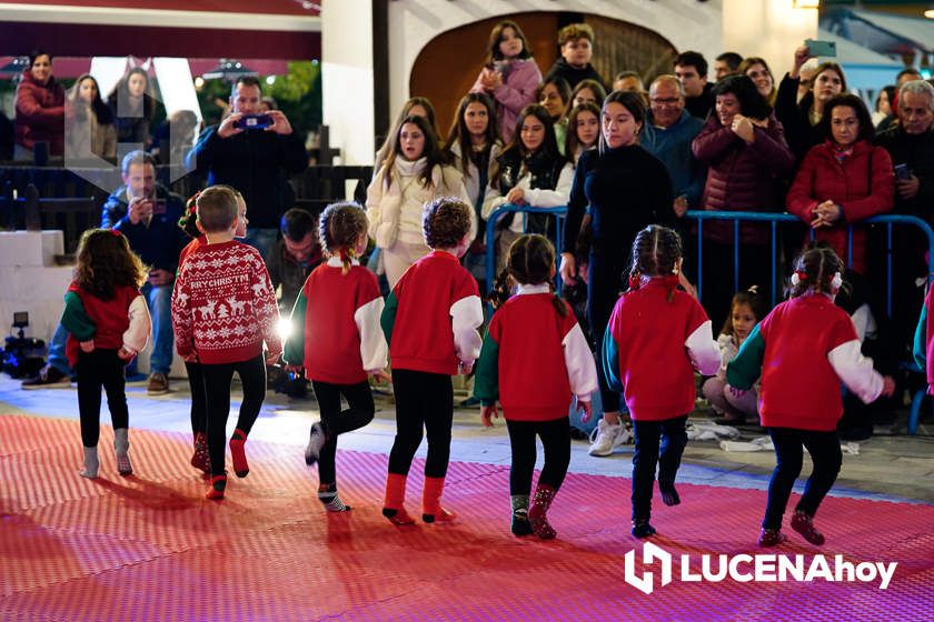 GALERÍA: Las luces de la Navidad son ya protagonistas en las calles y plazas de Lucena tras la inauguración por villancicos del Poblado de Belén